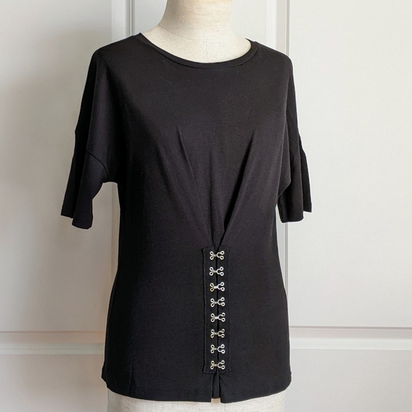 Topshop Tee Jersey Knit Short Sleeve Crew Hook & Eye Embellished Black S NWT - Picture 5 of 13